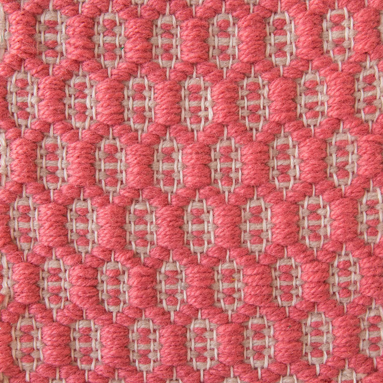 <p>Honeycombs, main pink CH048, inside grey CH1004 on the white yarn</p>