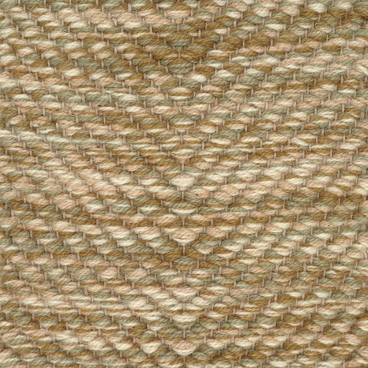 <p>Vertical Herringbone, ochre mix 6004, 4012, 6023, 19 on the natural yarn 2</p>