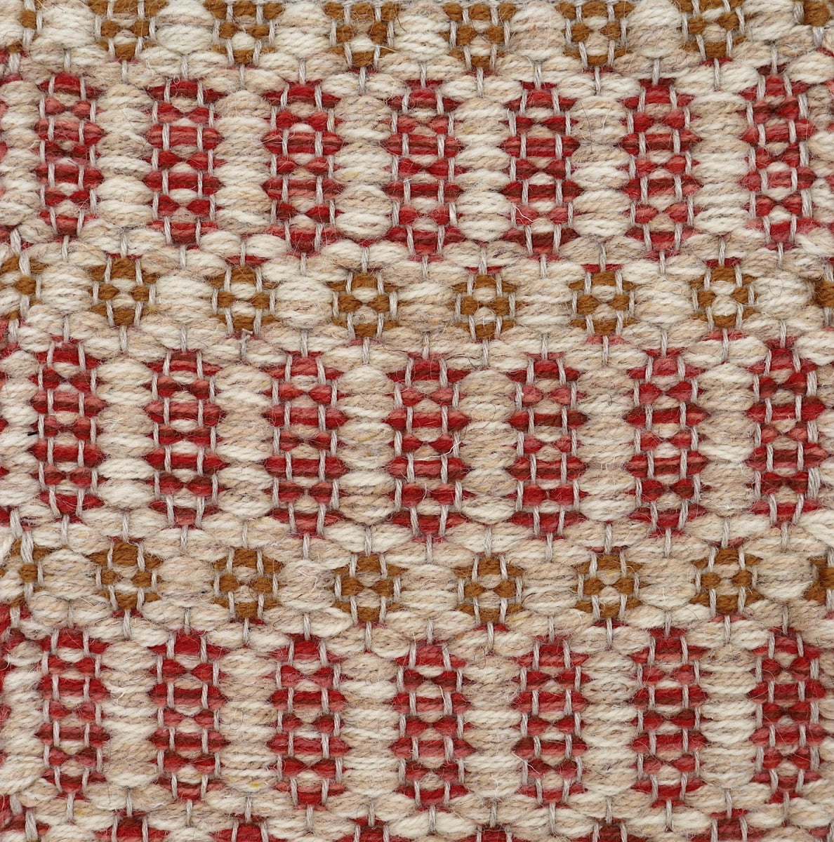 <p>Columns Double-Colour, main beige 6023, 03, inside columns pink mix 8154, 8186, 8187, 6002, 8153, inside rosepath mustard CH018 on the natural yarn</p>