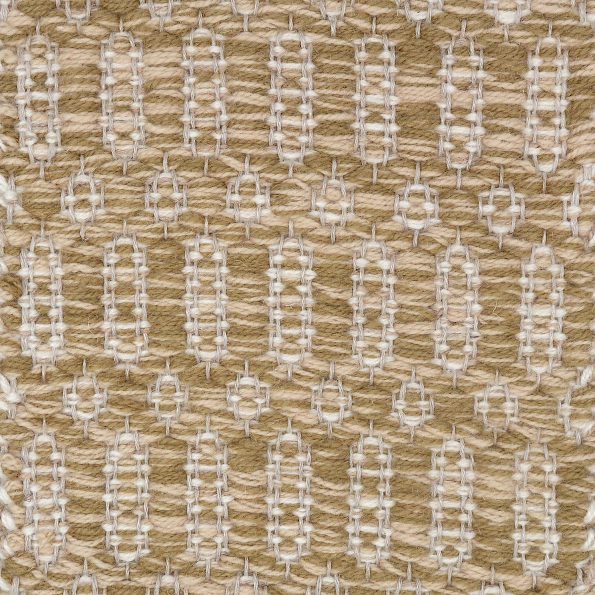 <p>Columns, main ochre mix 6039, 6004 , inside cream mix CH044, 03 on the natural yarn</p>
