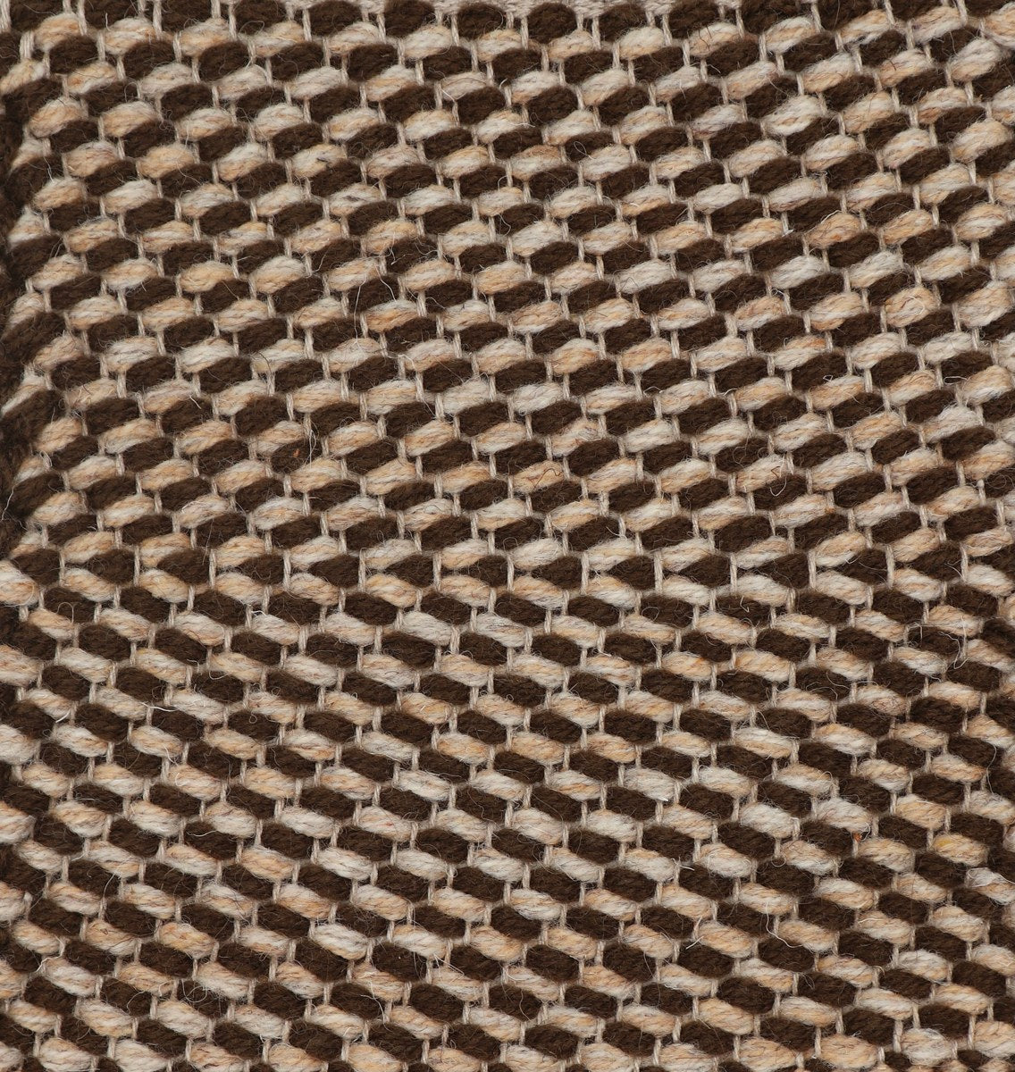 <p>Dual Herringbone, 1 row - beige mix 12, 03, 2 row - brown CH4326 on the natural yarn</p>
