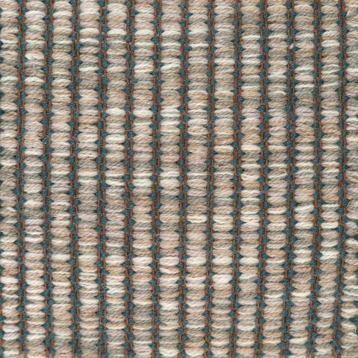 <p>Fields, main beige mix 06, 1011, 03, 1008, inside blue CH3424 on the brown yarn</p>