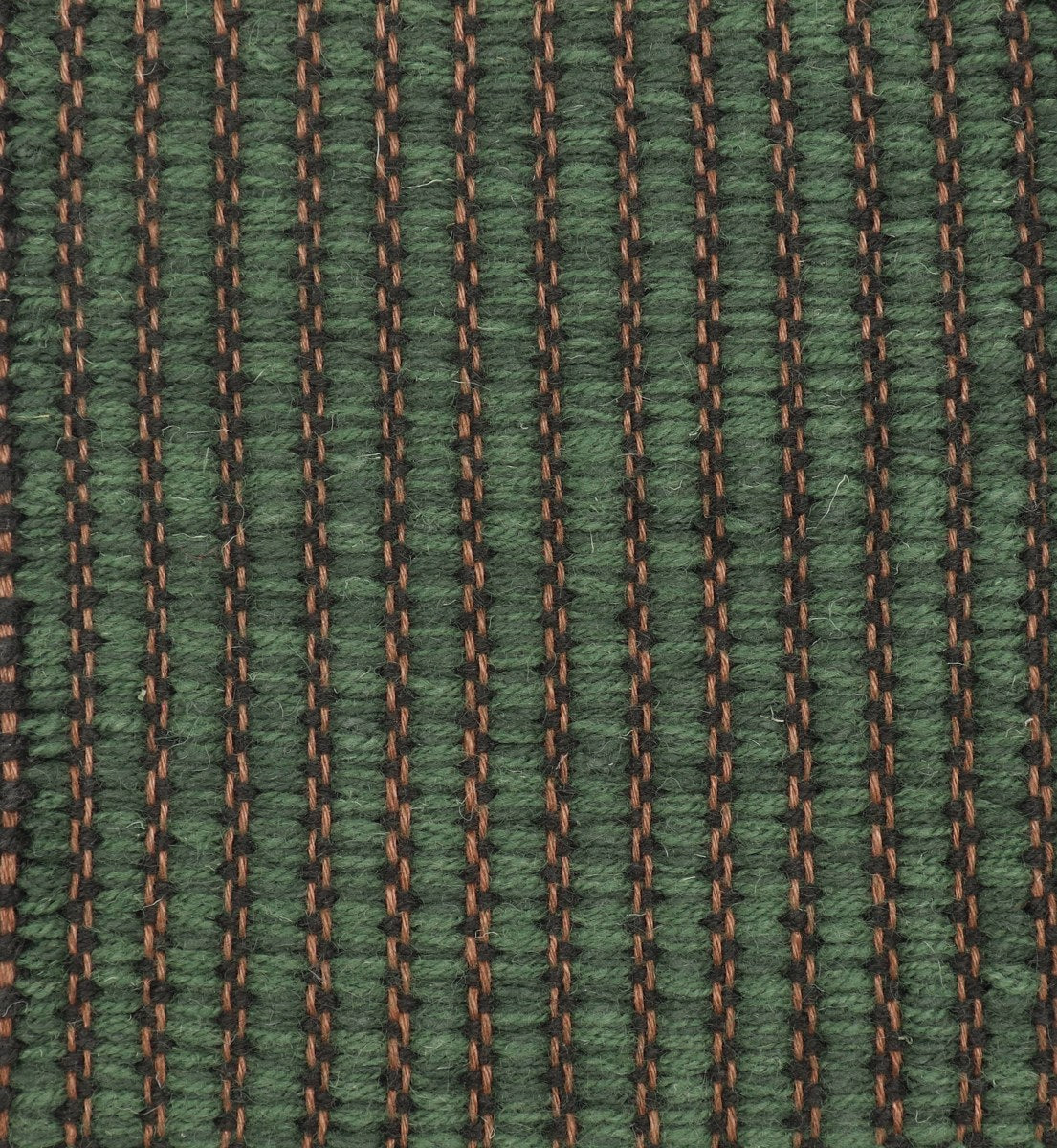 <p>Fields, main green mix CH017, 4011, inside black CH7878 on the brown yarn</p>