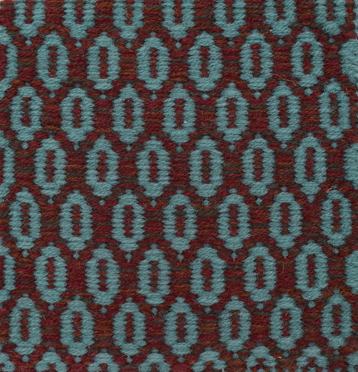 <p>Flat Honeycombs, 1 row - burgundy mix CH4225, CH5226 and CH7878, 2 row -  blue CH3424 on the natural yarn</p>
