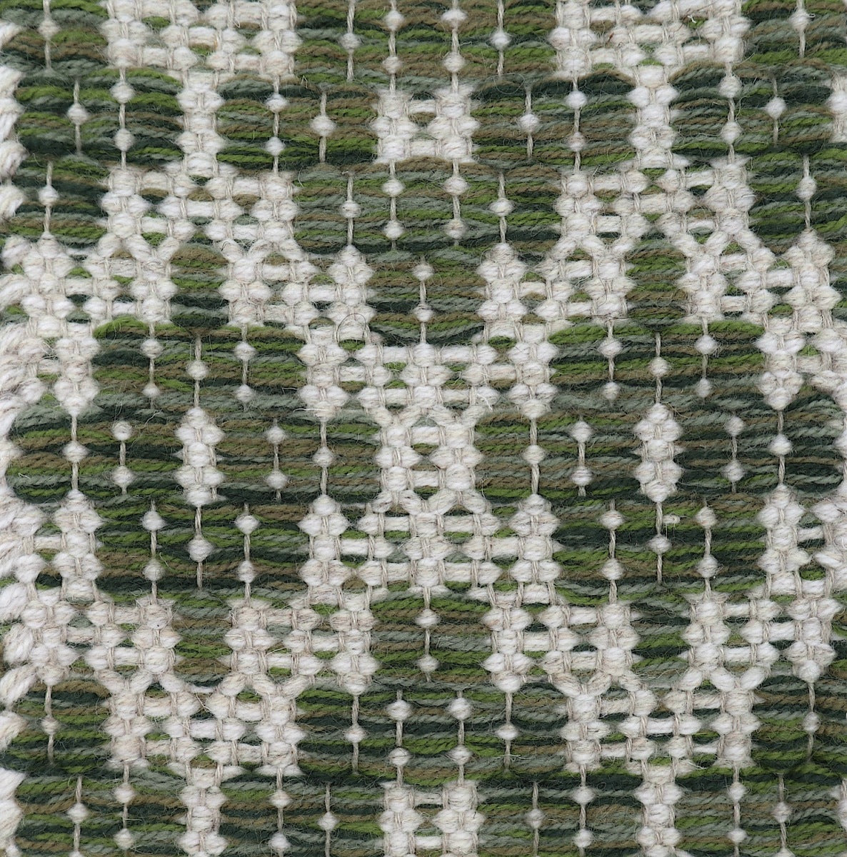 <p>Flower, cross green mix CH015, 8197, 1025, CH017, base beige mix 12, 1023, on the natural yarn</p>