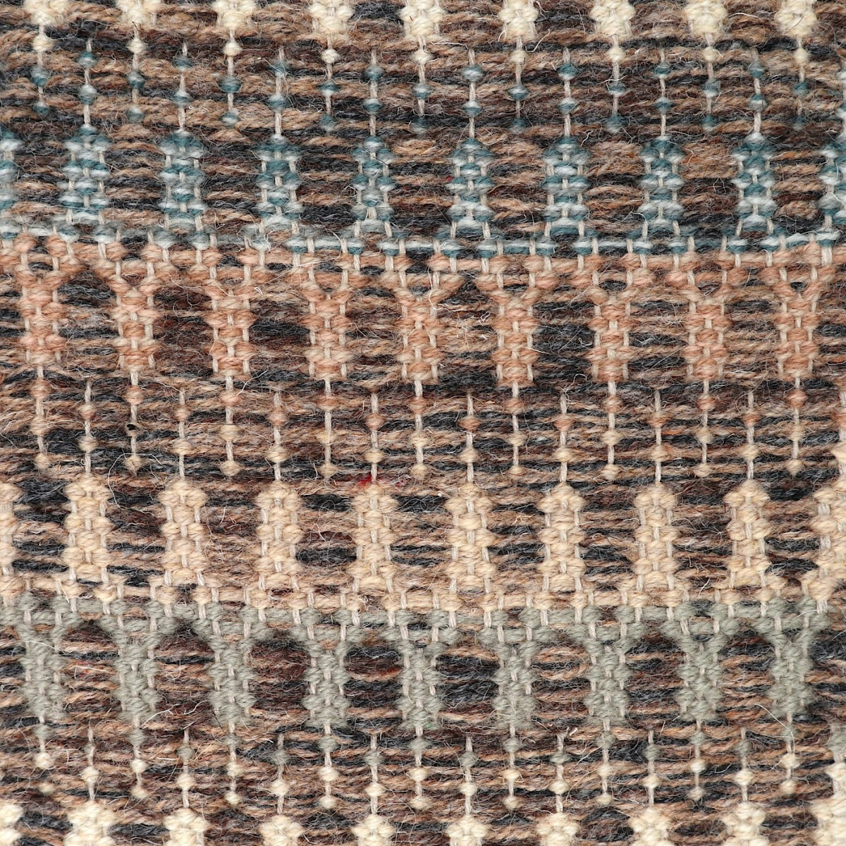 <p>Folk Zig Zag Striped, main brown 02 (2 thr)., 17, 05, inside 1) cream 6023, 07, 2) light sage 1011, 3) beige 03, 6040, 6039, 4) nougat 6041, 6026, 6001, 5) light blue 062, CH3424, 1002</p>