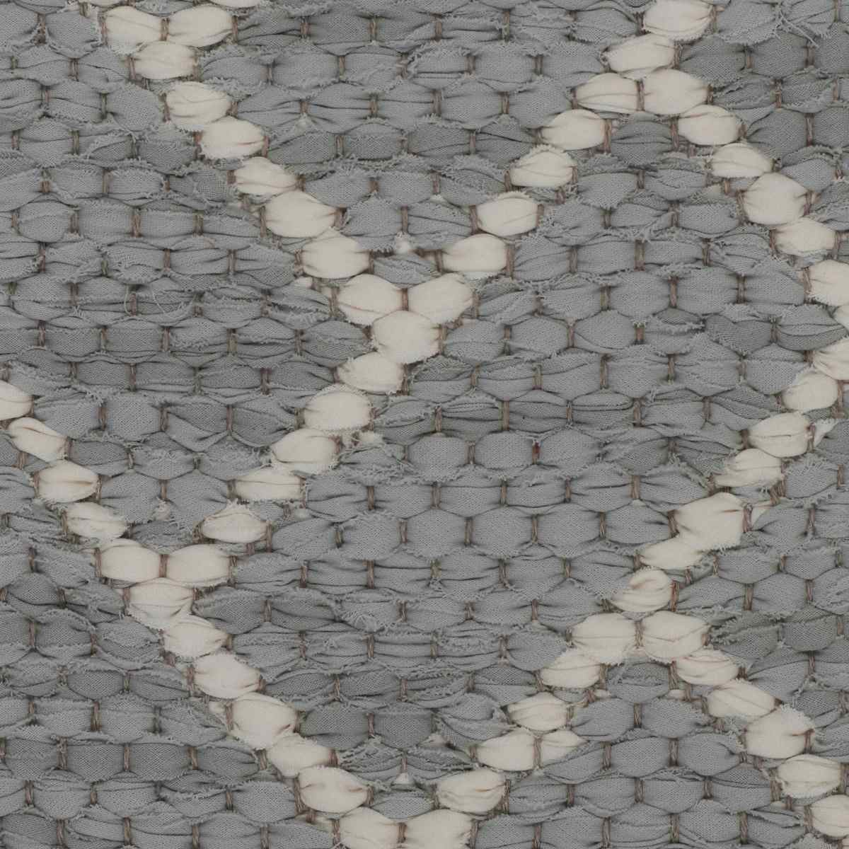 <p>Parquet, grey mix 128, 129, 150, white 102 on the natural yarn</p>