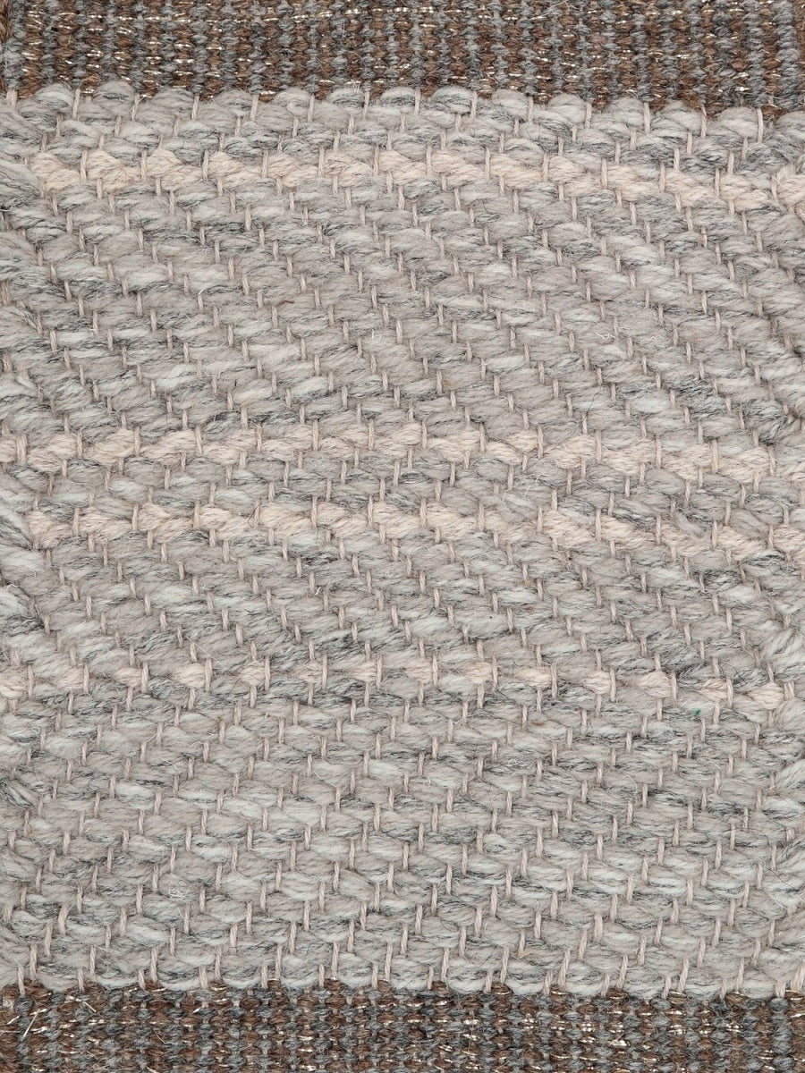 <p><meta charset="UTF-8"><a id="fancybox-right"></a><span class="fancy-ico" id="fancybox-right-ico"></span></p>
<div id="fancybox-title" class="fancybox-title-inside"></div>
<div class="fancybox-title-inside">
<div class="fancybox-title-inside" id="fancybox-title">
<meta charset="UTF-8"> <span>SNOW &amp; COAL created by Lars Nilsson, base grey mix 04, 1002, 1009, stripes in 12, woven striped ending in 08 and 11 with light gold effects on the natural</span><br>
</div>
<br>
</div>