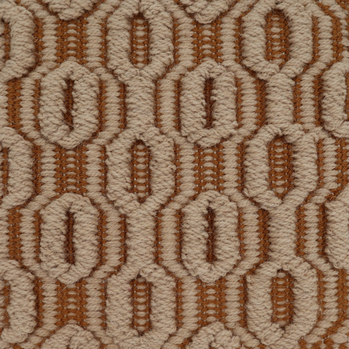 <p>Soft Dual Diamond Twill in Bouclé, main 19 in bouclé, inside ochre CH018 on the natural yarn</p>