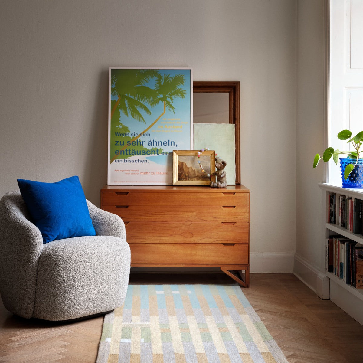 <div class="OutlineElement Ltr SCXW138458788 BCX4">
<p class="Paragraph SCXW138458788 BCX4"><meta charset="UTF-8"><span class="TextRun SCXW93912310 BCX4" lang="EN-GB" data-contrast="none"><span class="NormalTextRun SCXW93912310 BCX4">Ver</span><span class="NormalTextRun SCXW93912310 BCX4">a is a modern </span></span><span class="TextRun SCXW93912310 BCX4" lang="EN-GB" data-contrast="none"><span class="NormalTextRun SpellingErrorV2Themed SCXW93912310 BCX4">röllakan</span><span class="NormalTextRun SCXW93912310 BCX4"> rug designed by Maja Johansson </span><span class="NormalTextRun SpellingErrorV2Themed SpellingErrorHighlight SCXW93912310 BCX4">Starander</span><span class="NormalTextRun SCXW93912310 BCX4">. Featuring a refined palette of green, turquoise, grey, </span><span class="NormalTextRun SCXW93912310 BCX4">brown</span><span class="NormalTextRun SCXW93912310 BCX4"> and vanilla tones, </span></span><span class="TextRun SCXW93912310 BCX4" lang="EN-GB" data-contrast="none"><span class="NormalTextRun SCXW93912310 BCX4">Ver</span><span class="NormalTextRun SCXW93912310 BCX4">a</span></span><span class="TextRun SCXW93912310 BCX4" lang="EN-GB" data-contrast="none"><span class="NormalTextRun SCXW93912310 BCX4"> highlights the subtle nuances of yarn colour and the expressive possibilities of hand weaving. The result is a piece where traditional </span><span class="NormalTextRun SCXW93912310 BCX4">craftsmanship</span><span class="NormalTextRun SCXW93912310 BCX4"> meets contemporary artistic vision. </span></span>The rug is finished with woven endings.</p>
</div>