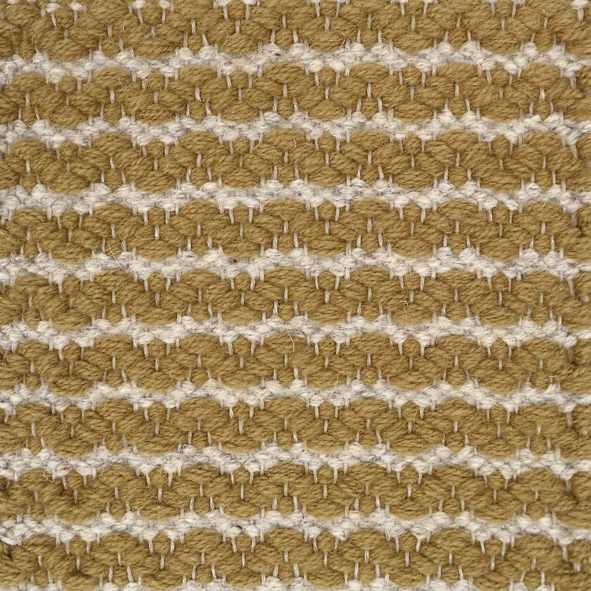 <p>Waves, main mustard 6004, inside grey 12 on the natural yarn</p>