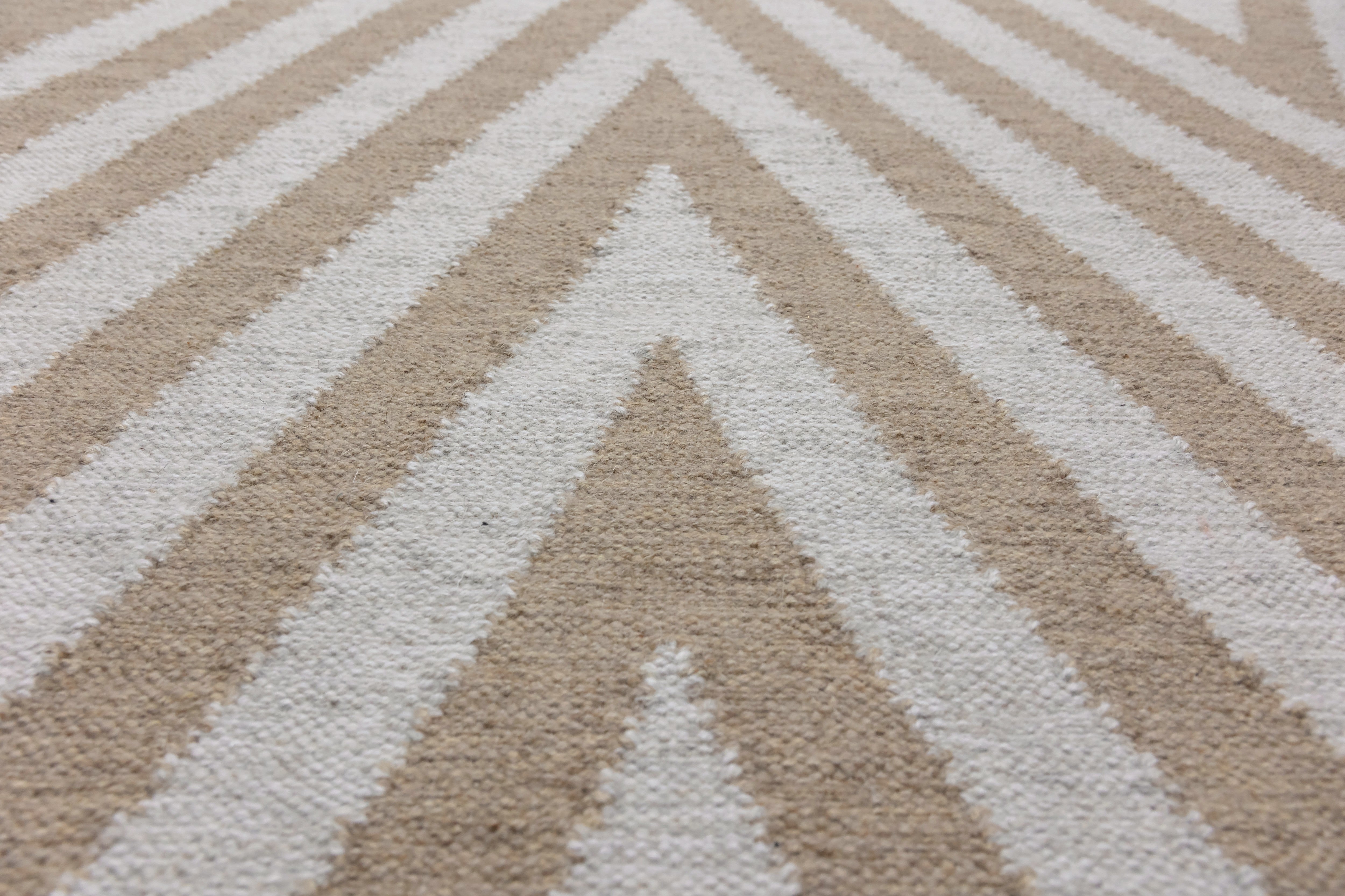 Arrow – Beige