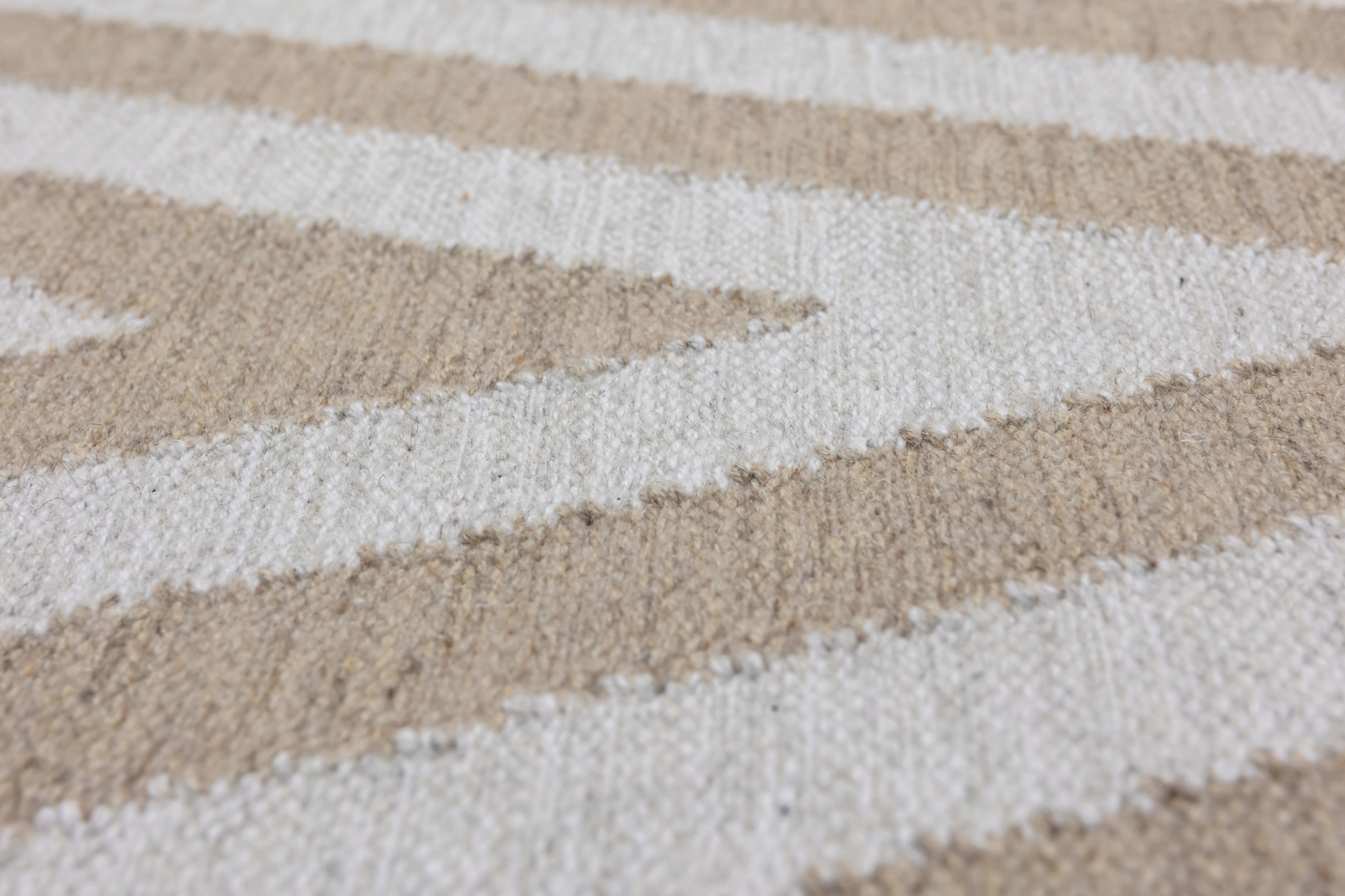 Arrow – Beige