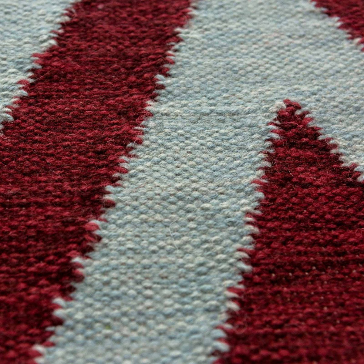 Arrow – Burgundy and Blue