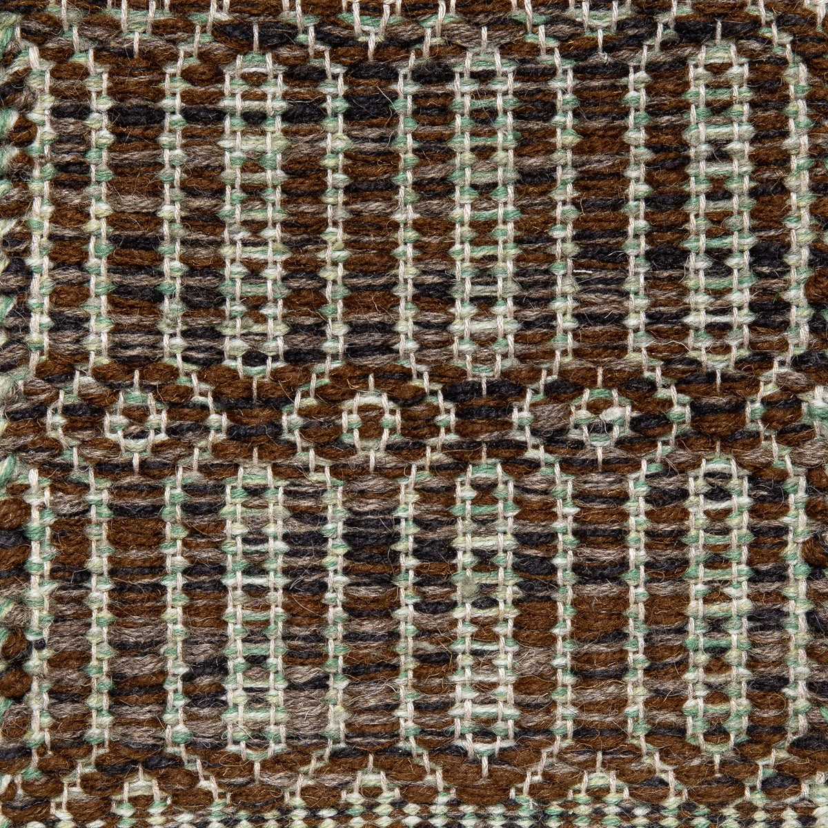 <p>Big Columns, main brown mix CH7878, CH4225, 11, inside green mix CH033, 1025, 4006, 4015 on the natural yarn</p>