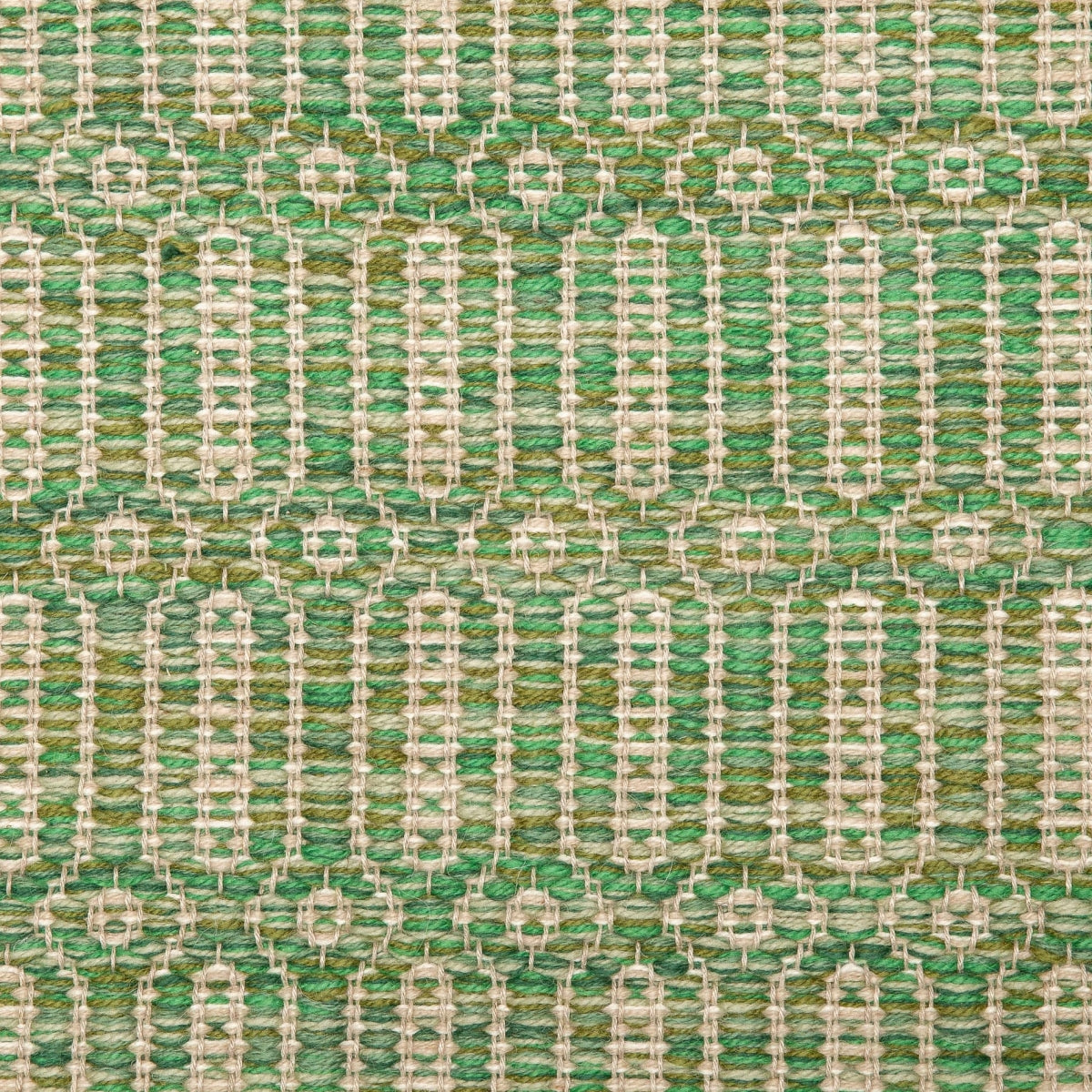 <p>Big Columns, main green mix 4006, 4007, СН4202, СН015, СН016, inside grey mix 1008, 1023, СН1207 on the natural yarn</p>