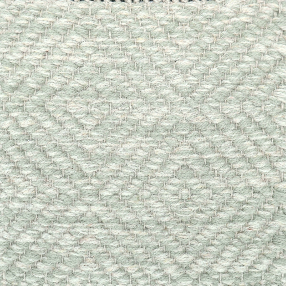 <p>Big Diamond Twill, beige mix 12, 1011 on the natural yarn</p>