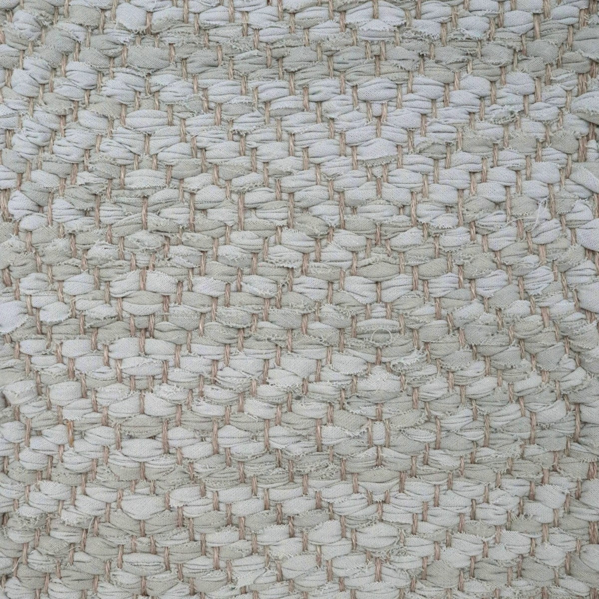 <p>Big Diamond Twill, grey mix 128, 150 on the natural yarn</p>