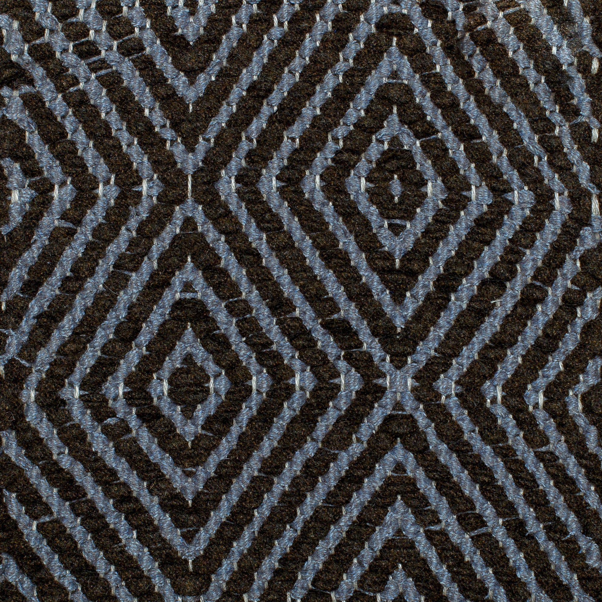 <p>Big Dual Diamond Twill, main brown 0039, inside grey 0520 on the natural yarn</p>