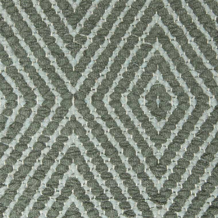 <p>Big Dual Diamond Twill, main dark green 0491, inside blue-grey 0432 on the natural yarn</p>