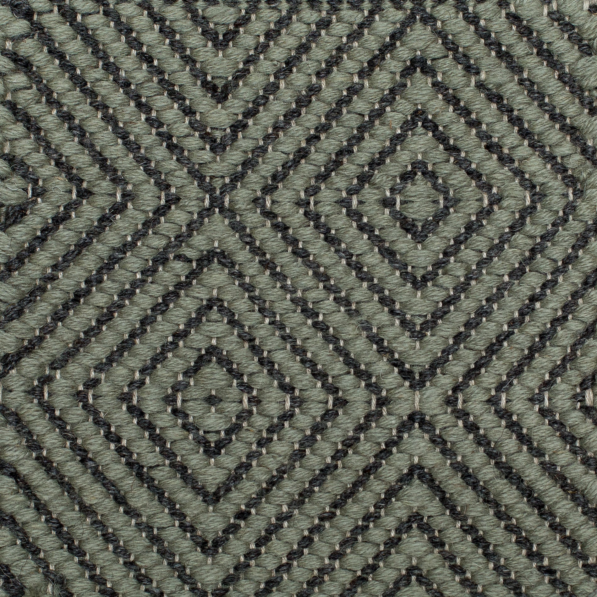 <p>Big Dual Diamond Twill, main green 1025, inside dark green on the natural yarn</p>