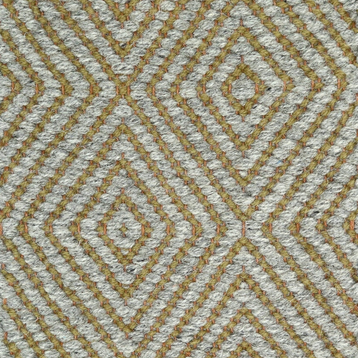 <p>Big Dual Diamond Twill, main grey 04, inside olive 8197 on the brown yarn</p>