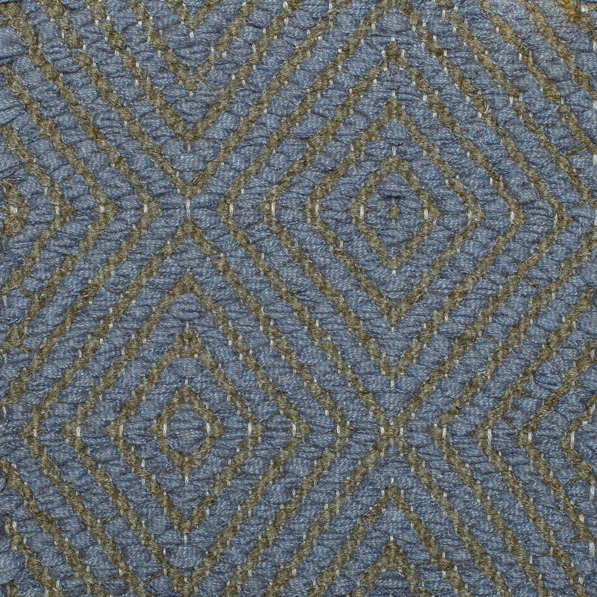 <p>Big Dual Diamond Twill, main grey 0520, inside beige 0538 on the natural yarn</p>