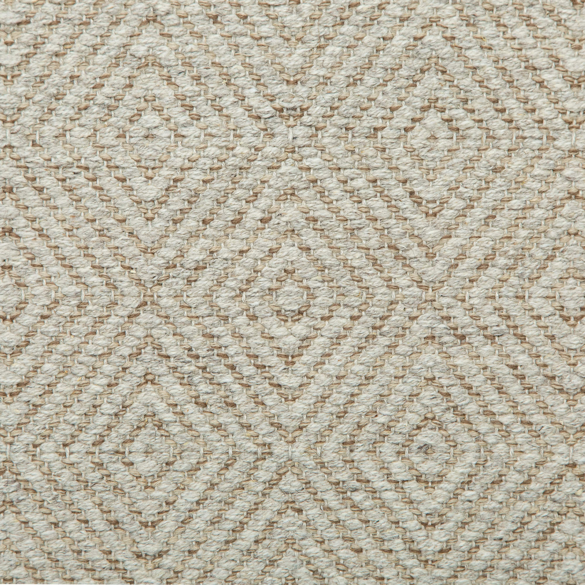 <p>Big Dual Diamond Twill, main light grey 12, inside brown mix 6014, 6017 on the natural yarn</p>