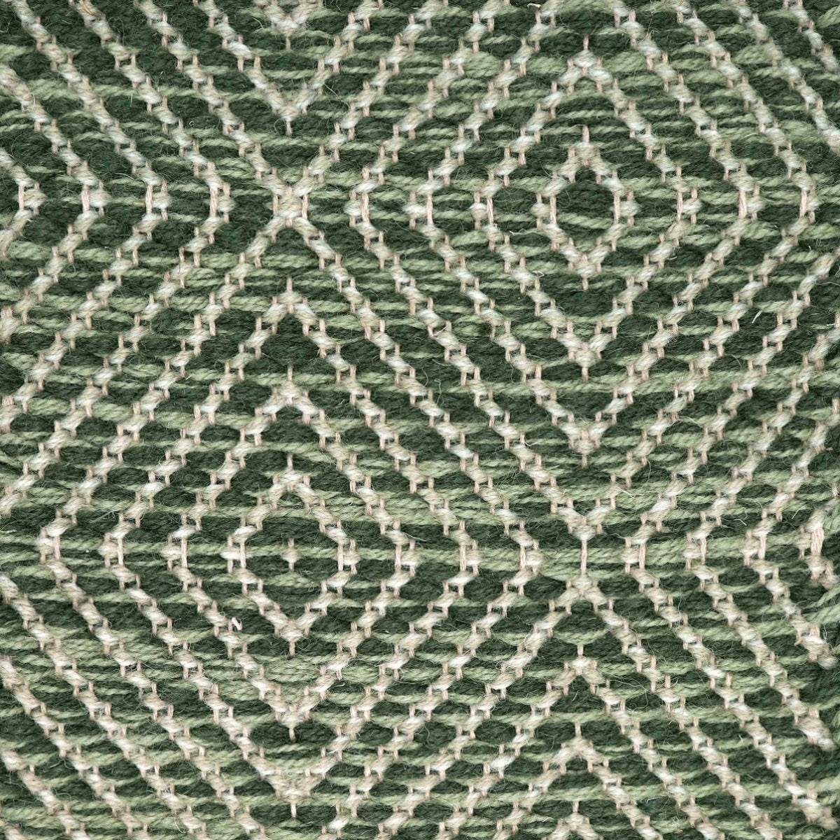 <p>Big Dual Diamond Twill, main green mix CH017 (6 thr.), 1025, ins light green mix 1011, 1002 on the natural yarn</p>