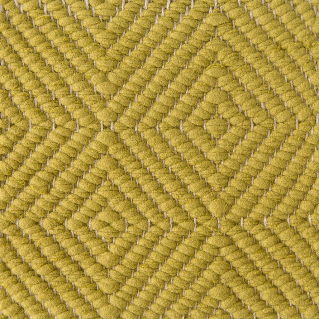 <p>Big Diamond Twill, light green H484 on the natural yarn</p>