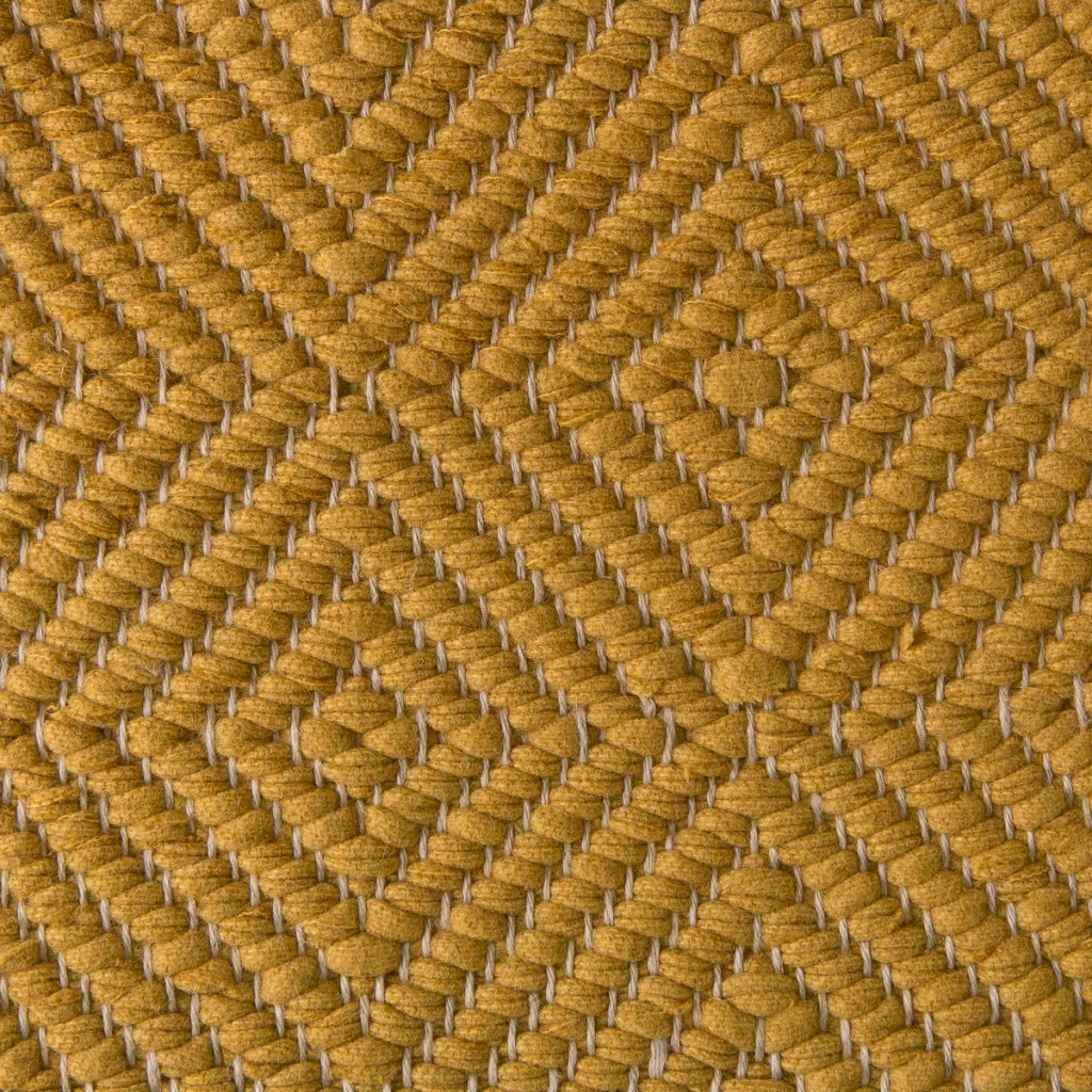 <p>Big Diamond Twill, yellow 0454 on the natural yarn</p>