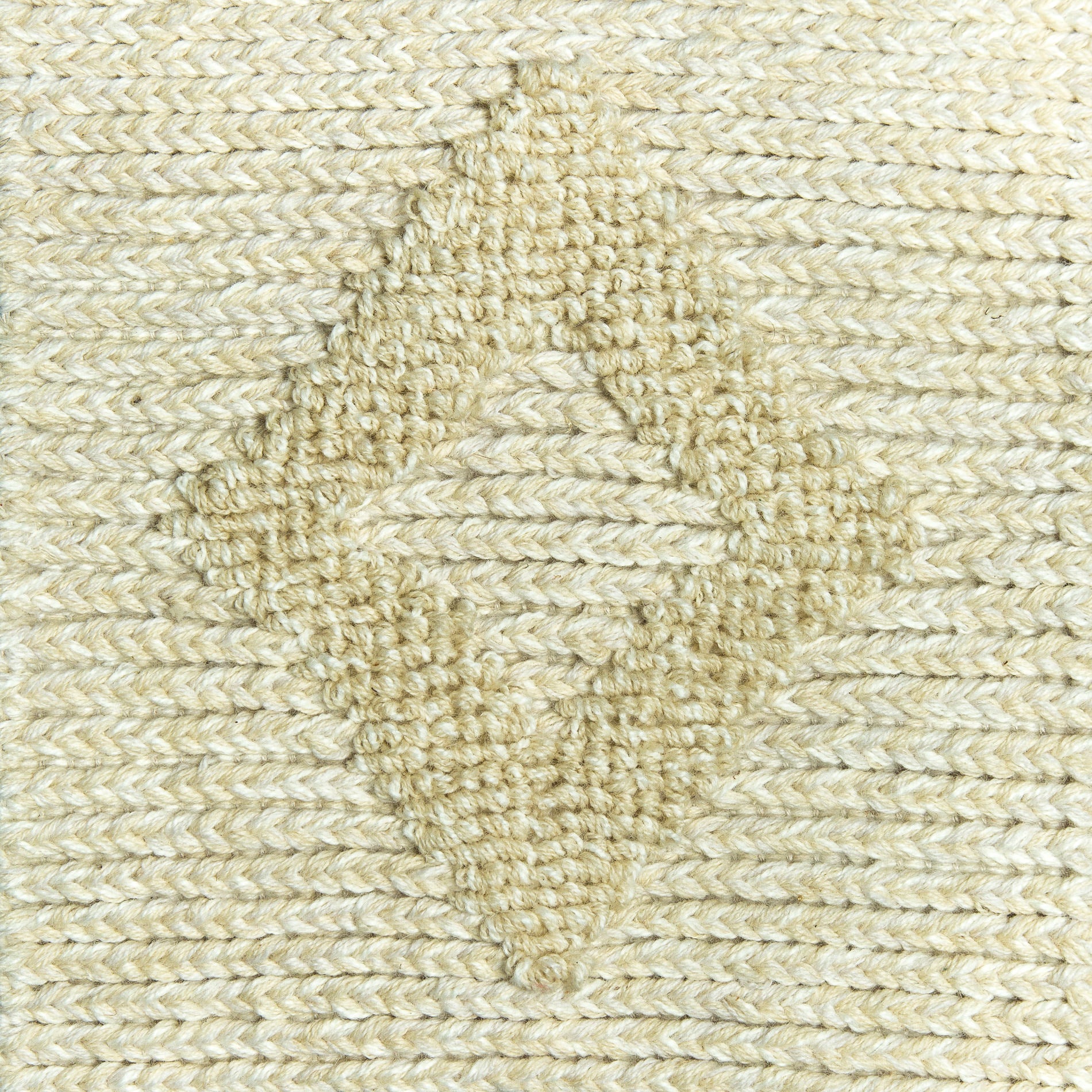 <p>Braids, Boucle and Field in white mix 1023, 6023, CH044 on the natural yarn</p>