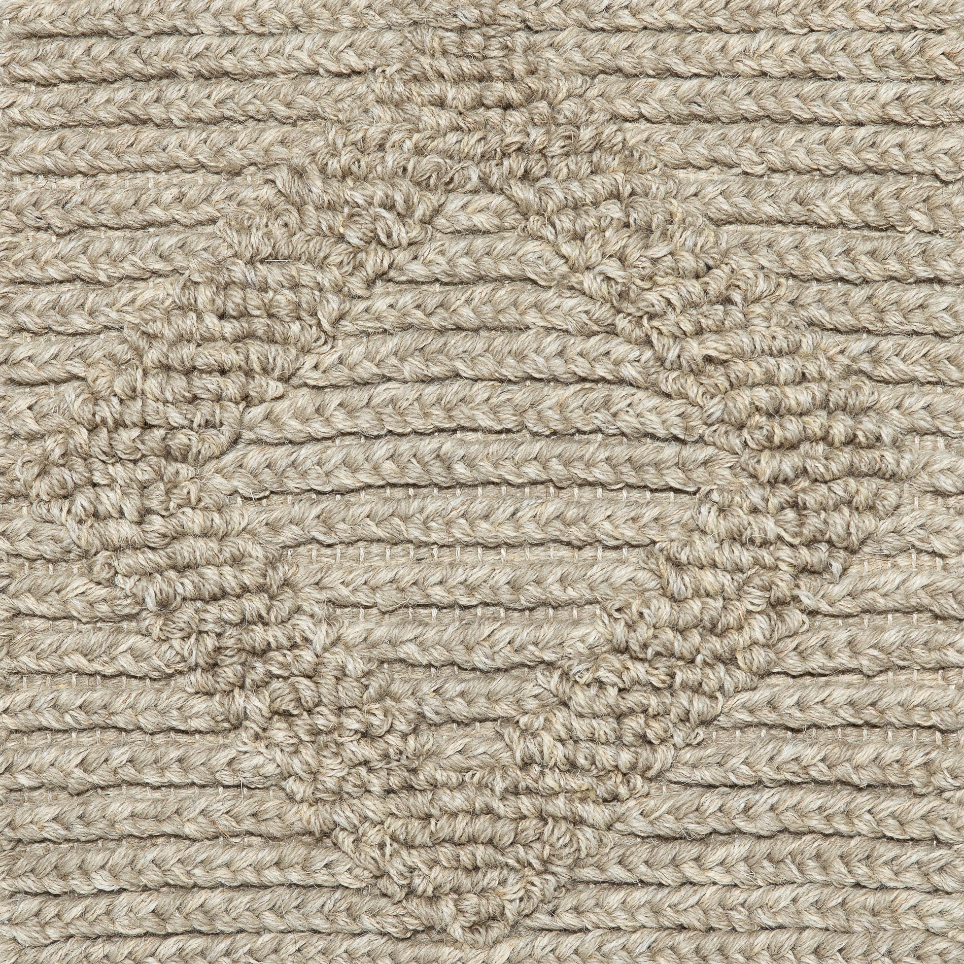 <p>Braids, Bouclé (diamond) and Field in light grey mix 12, 1011 on the natural yarn</p>