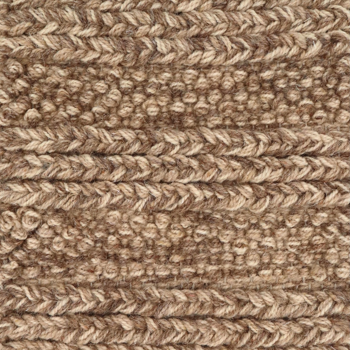 <p>Braids and Bouclé Pearls, beige mix 02, 03, 07 on the natural yarn</p>
