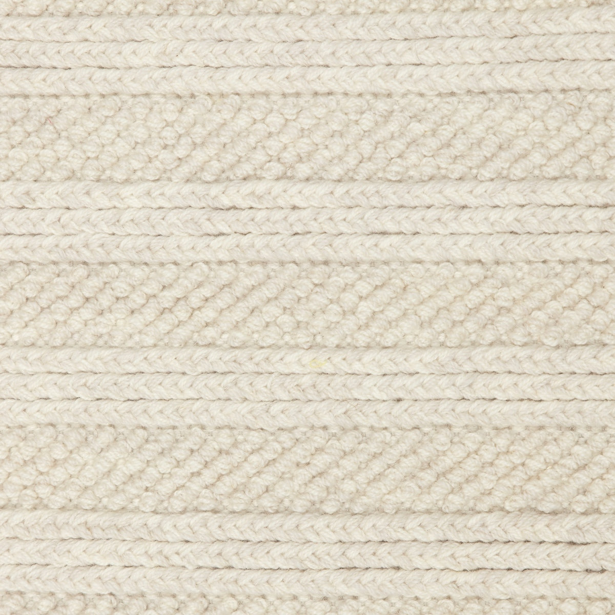 <p>Braids and Bouclé, white mix CH044, 1023 on the natural yarn</p>