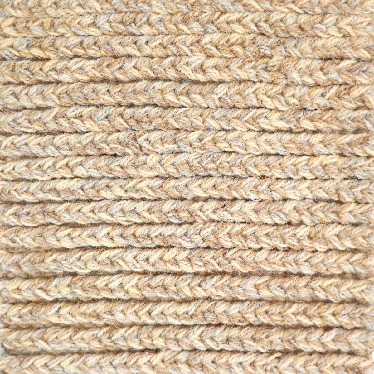 <p>Braids, cream mix 03, 07, 12 on the natural yarn</p>
