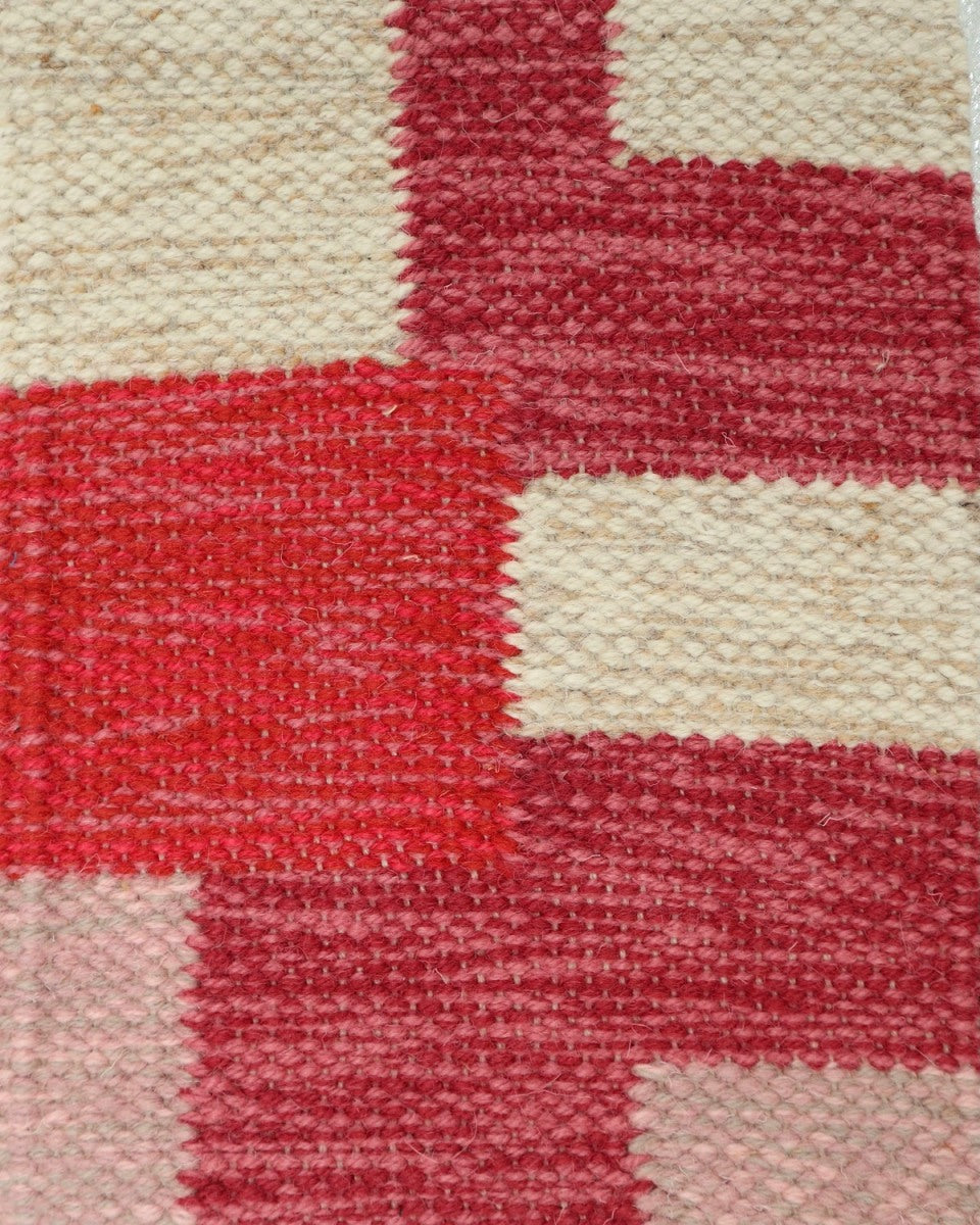 <p><meta charset="UTF-8"><span>CATENA Red, Single Weave, Pattern - red 3011, 3010, Dots rust 8153, 3010, 8149, Base - pink 1024, 3001, CH1212, beige 06 (70%), 03 (30%)</span><br></p>