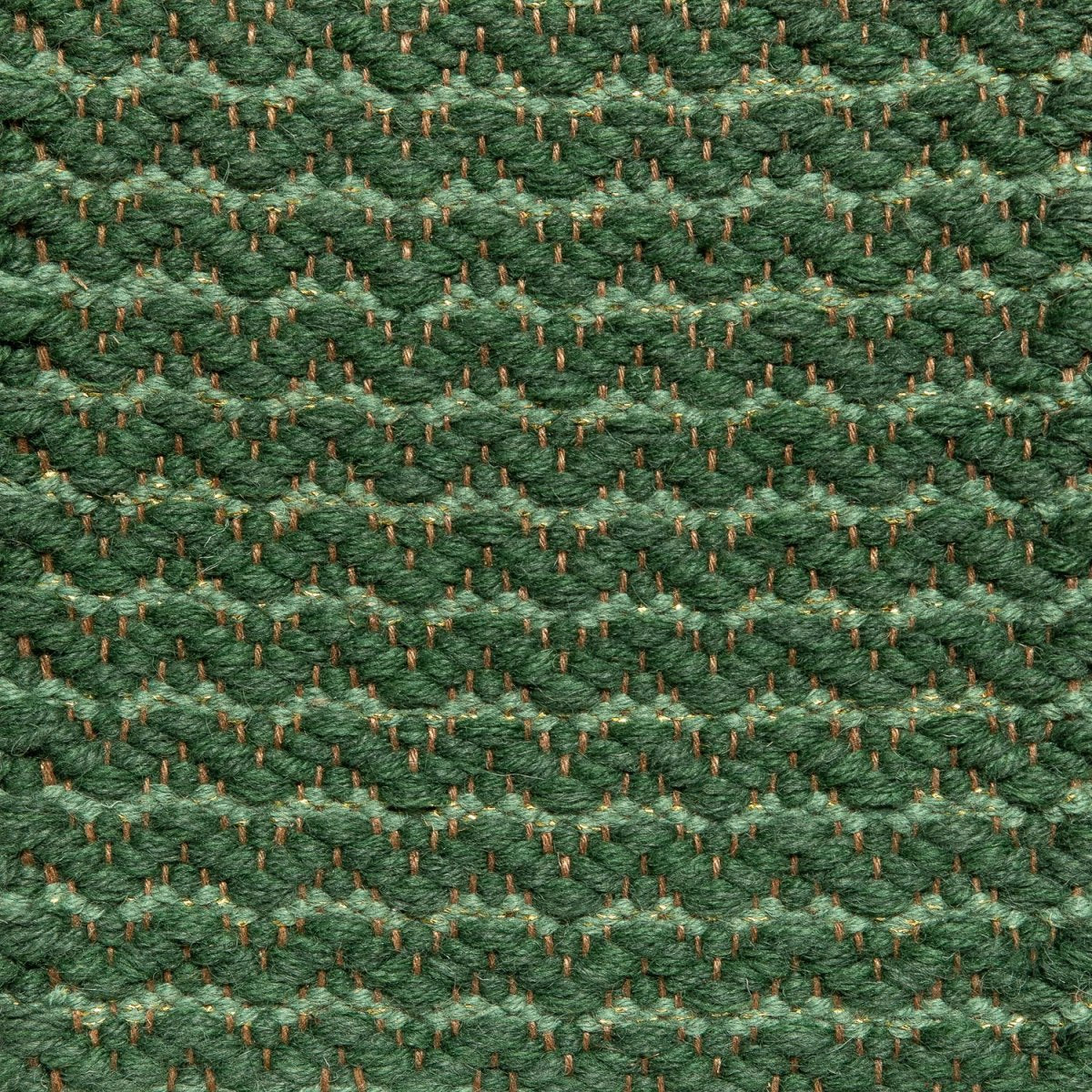 <p>Carpathian Metallic Twisted Waves, wave green mix 4011, CH017, base green 4006, 4006 with gold effects (1thr.) on the brown yarn</p>