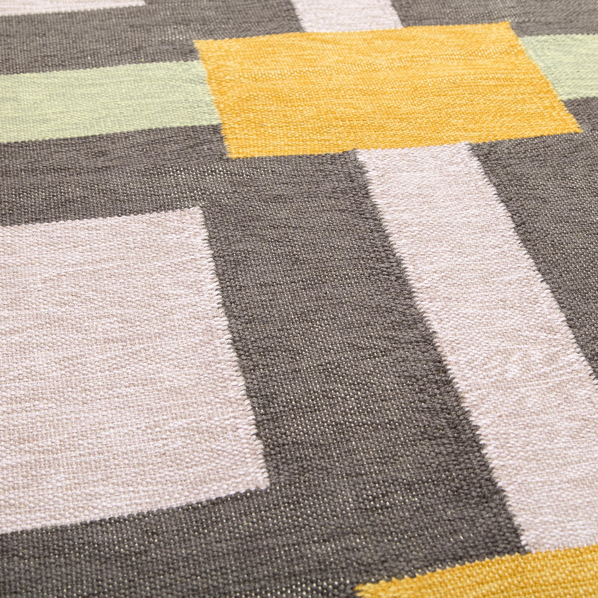 <p><meta charset="UTF-8"><span>CATENA created by Ami Katz in Single Weave, yellow CH018, 6004, black 1005, 6020, lilac 1004, 7008, l.green 1025, 4015, d.green CH017, CH3424 on the natural yarn</span><br></p>