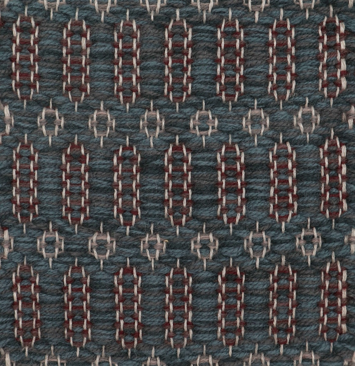 <p>Columns Double-Coloured, main dark blue 6020, 262, 1005, 504, inside columns 6005, CH009, CH5226, inside rose  lilac 1007, 1014, 1021 on the natural yarn</p>