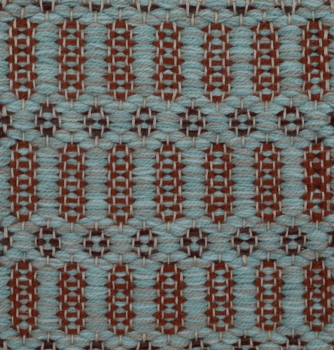 <p>Columns Double-Coloured, main light blue 1009, 5032, CH4400, inside columns terracotta 6002, inside rose plum  6005, CH009, CH5226 on the natural yarn</p>