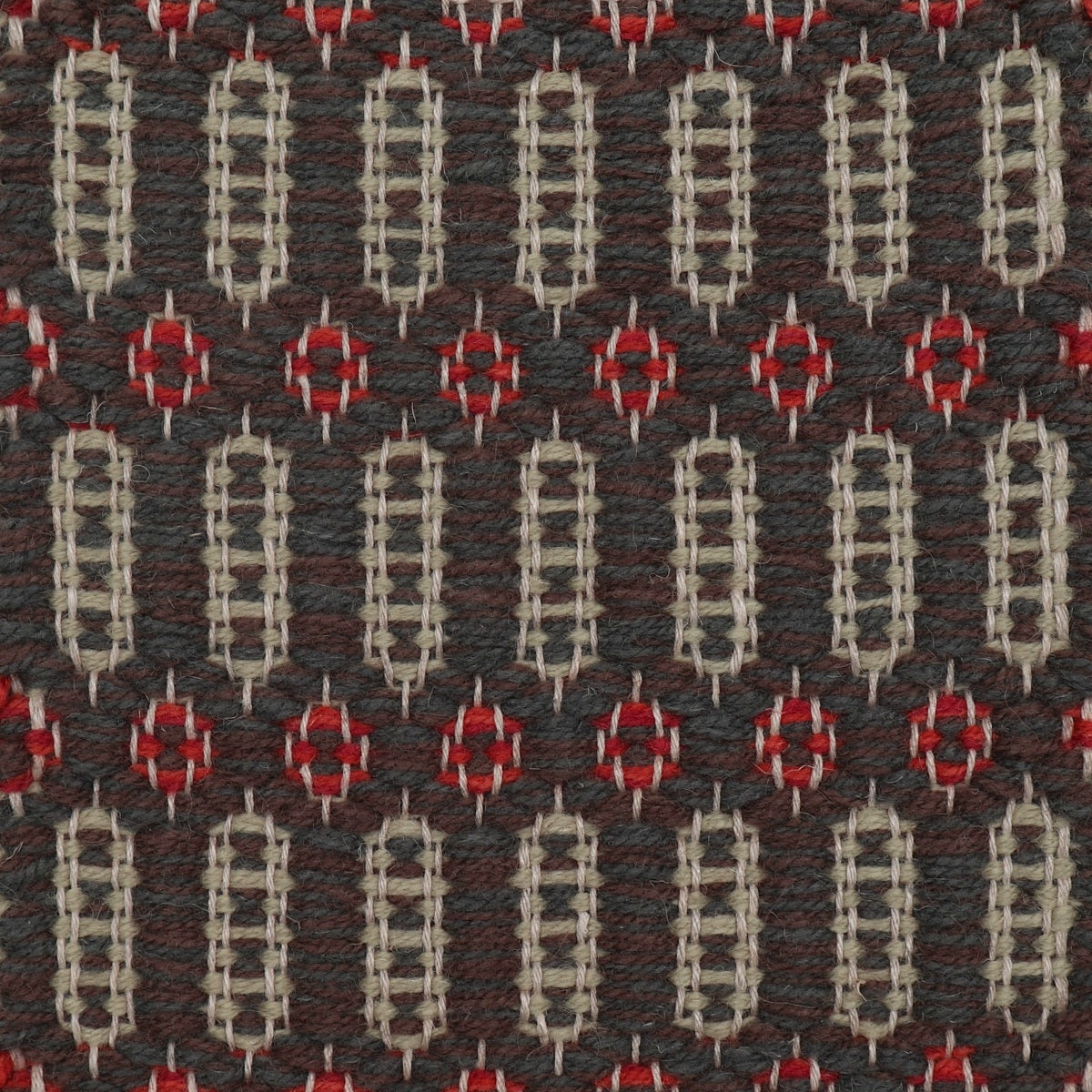 <p>Columns Double-Coloured, main plum 6005, 1005, inside columns 4012, inside rose green 8153, 8154, 3011 on the natural yarn</p>