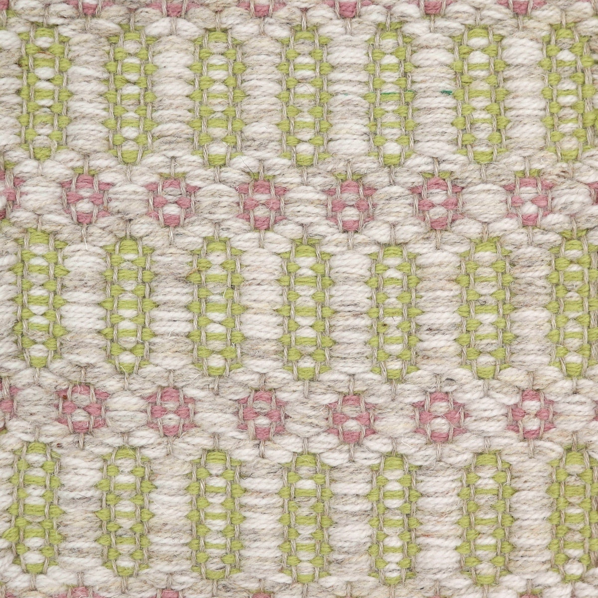 <p>Columns Double-Coloured, main light grey 12, inside columns 4009, inside rosepath CH1212 on the natural yarn</p>
