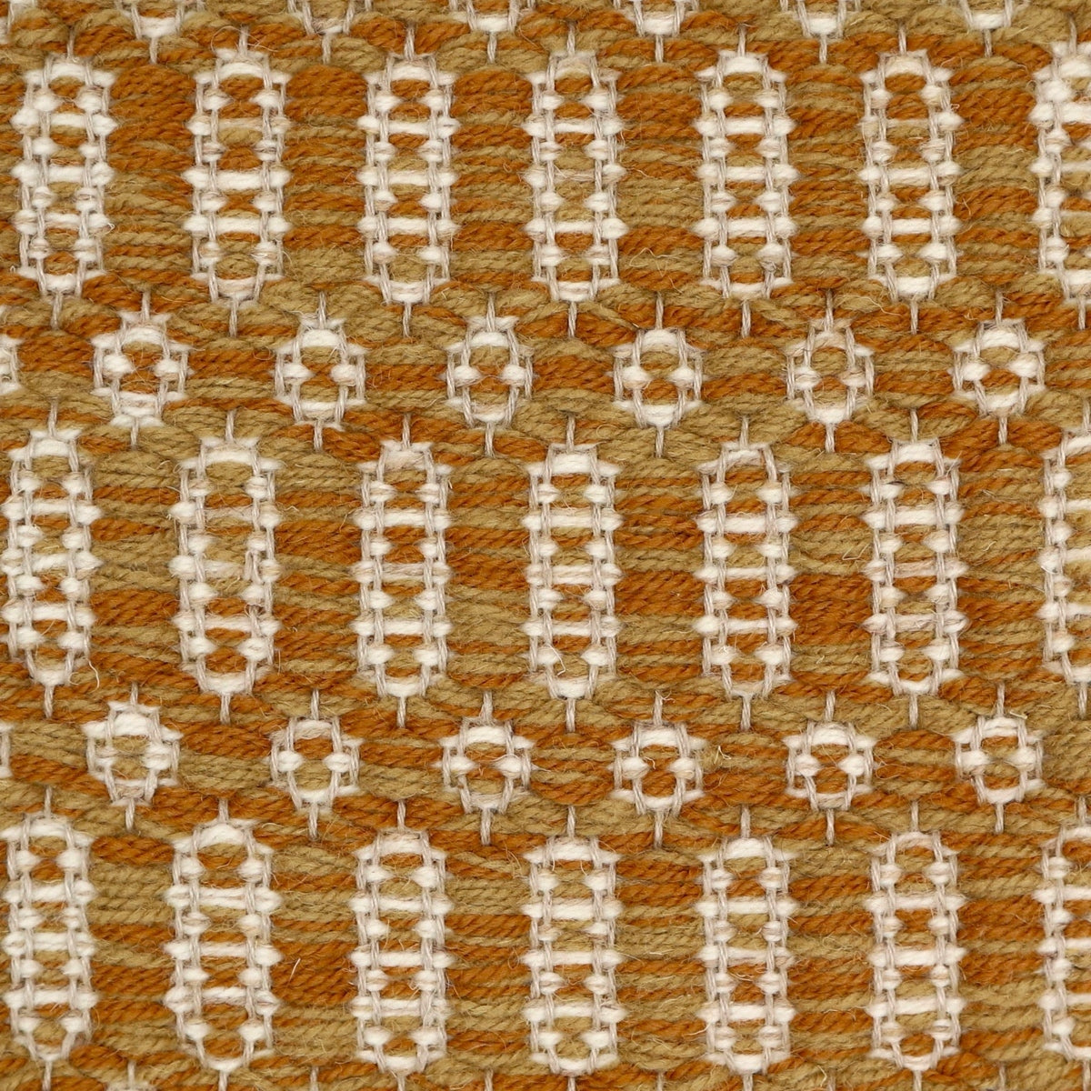 <p>Columns, main mustard mix CH018, 6004, inside cream CH044, 03 on the natural yarn</p>
