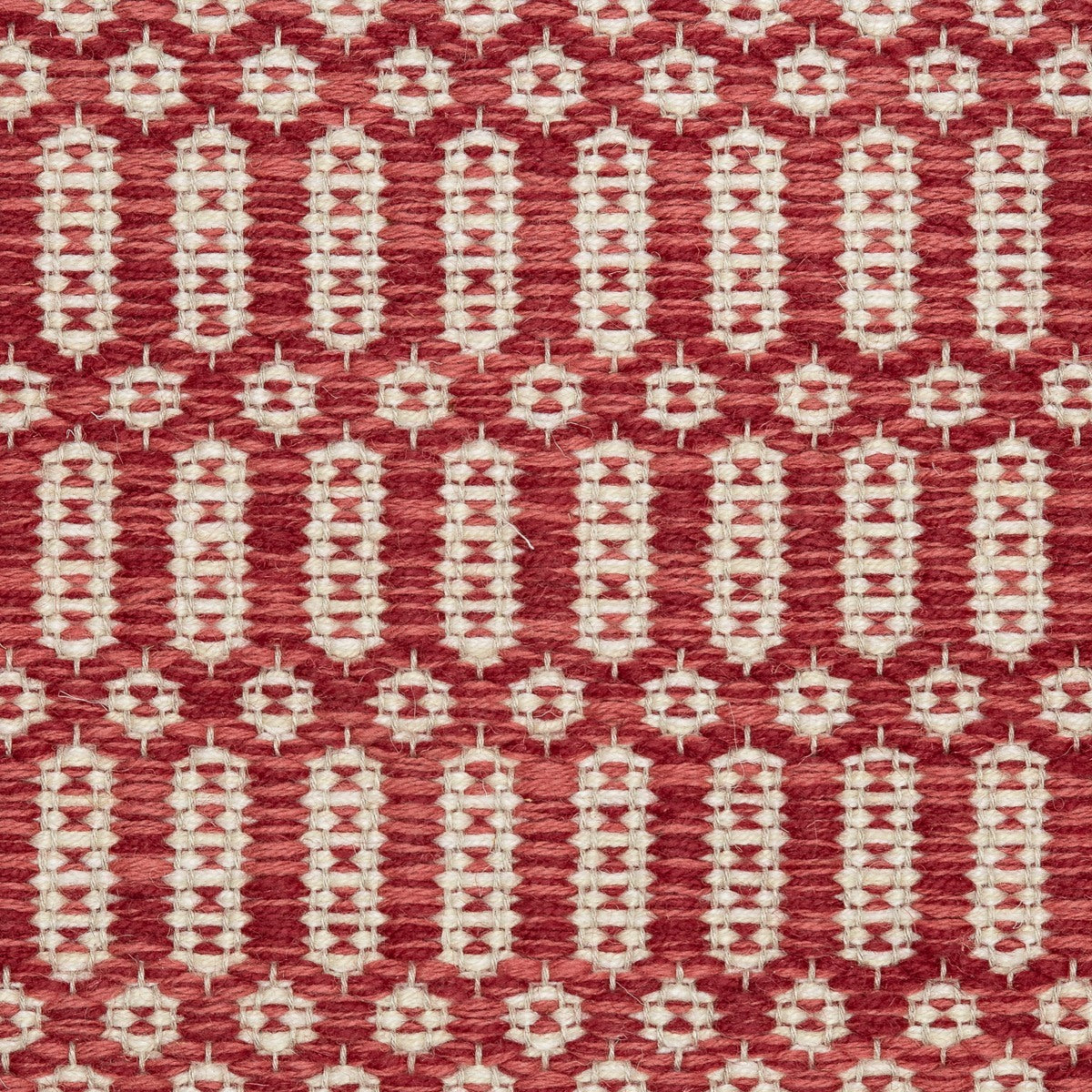 <p>Columns, main red mix 3010, 3011, inside white mix 1023, 6023 on the natural yarn</p>