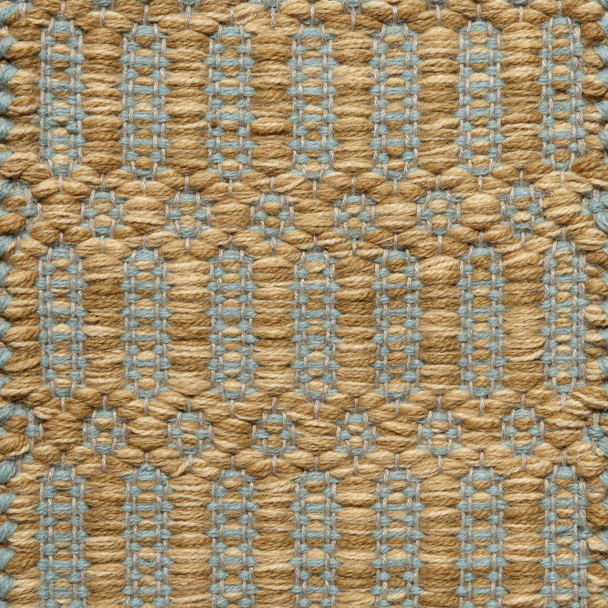 <p>Columns, main yellow mix 6004, 6003, 2001, inside light blue 5032 on the natural yarn</p>