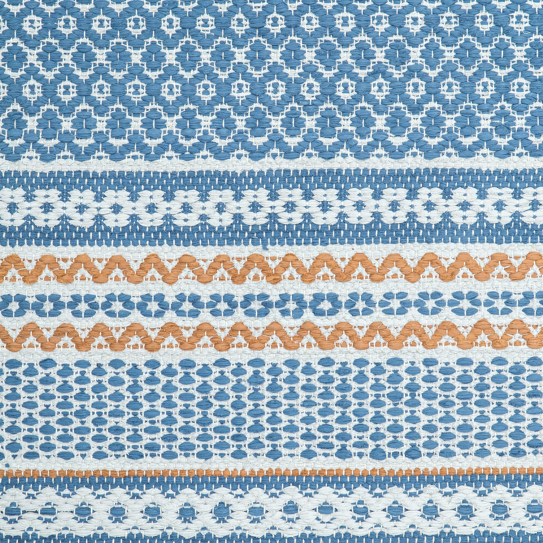 <p>Country Rug in different techniques, main blue 169-1, inside light grey 152, section in light brown 246 on the natural yarn</p>