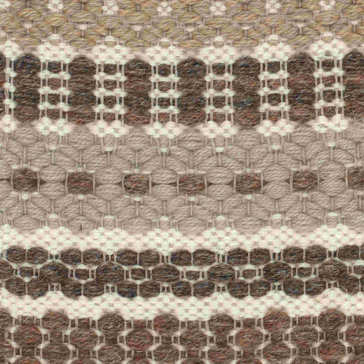 <p>Country rug, colours 03 , 11, 06, 02, CH1207 on the natural yarn</p>