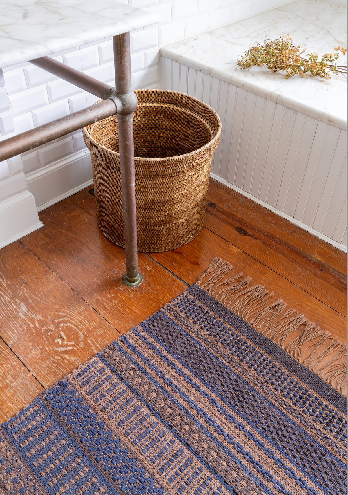 Country – Brown and Blue