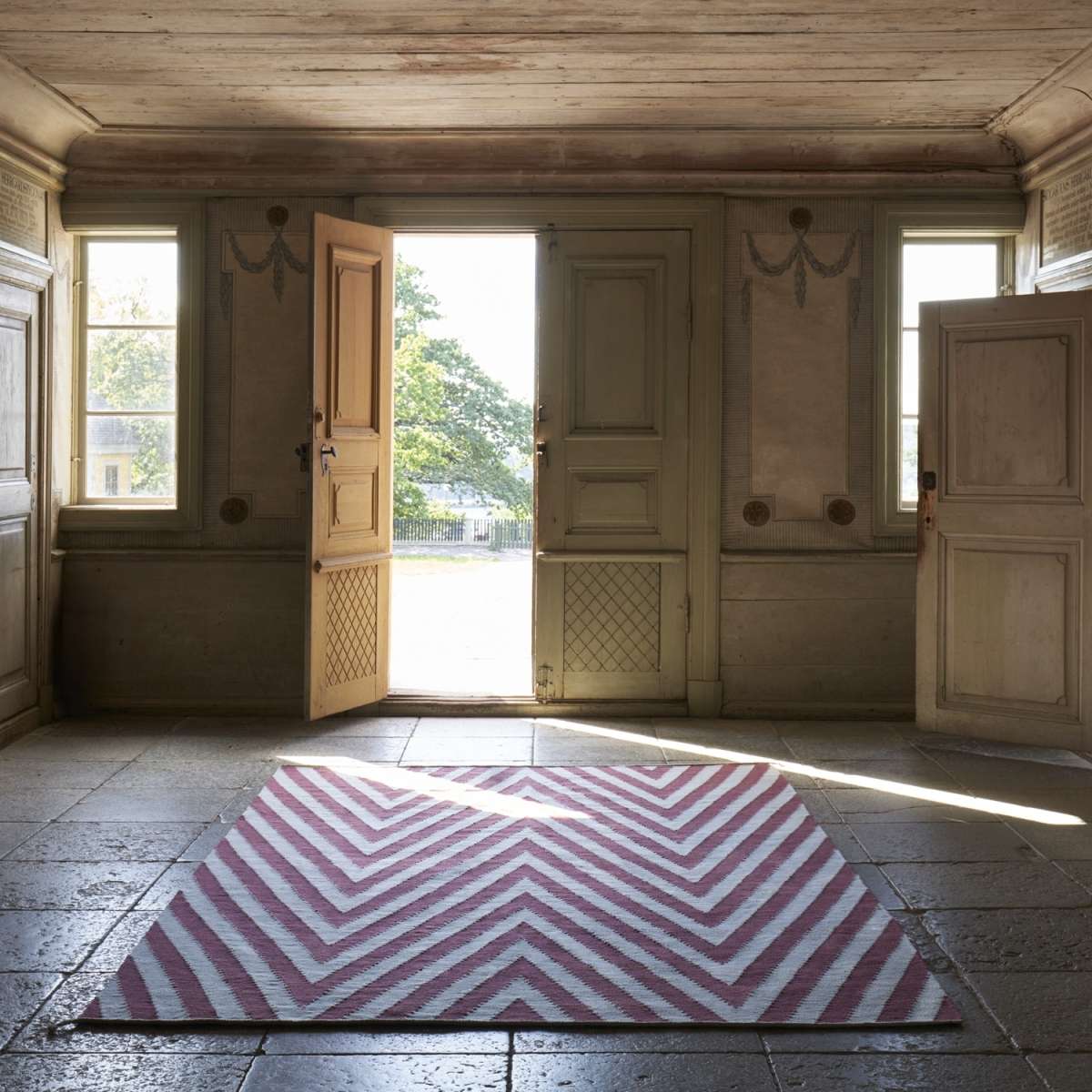 Vandra Rugs